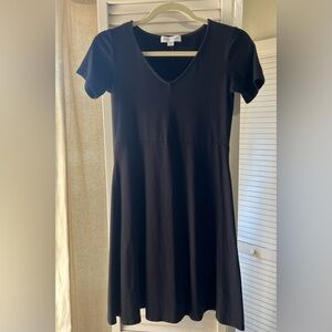 Amour Vert Black Flutter Skater Dress